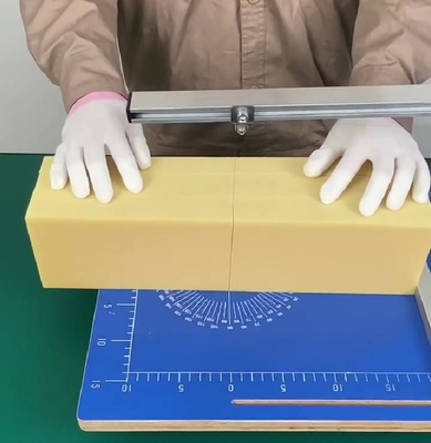 小さい泡モデル ホーム家具のための泡の切断のテーブルを不正に操作しなさい